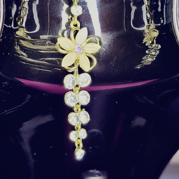 Brand New Exquisite Opal Dripping Flower Earrings - Picture 3 of 8